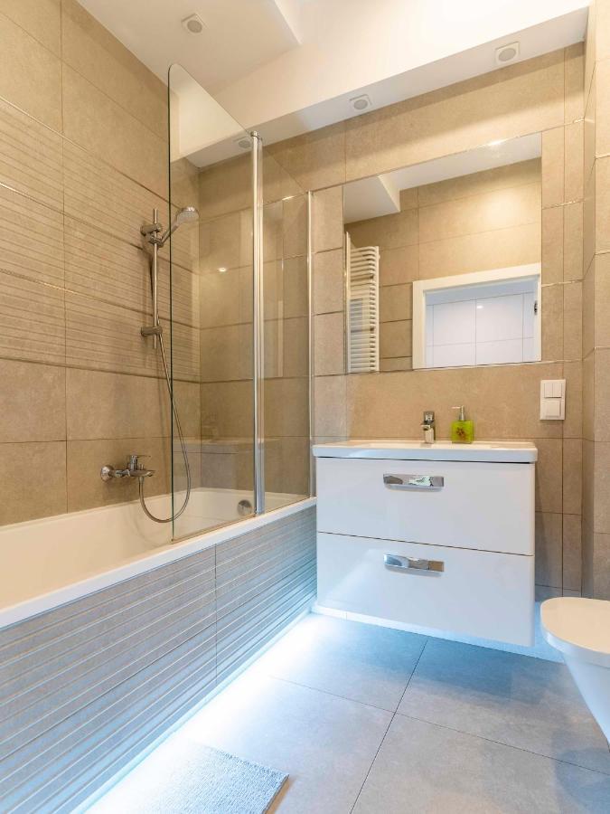 First -- Green Zoliborz Apartment 4 ワルシャワ エクステリア 写真